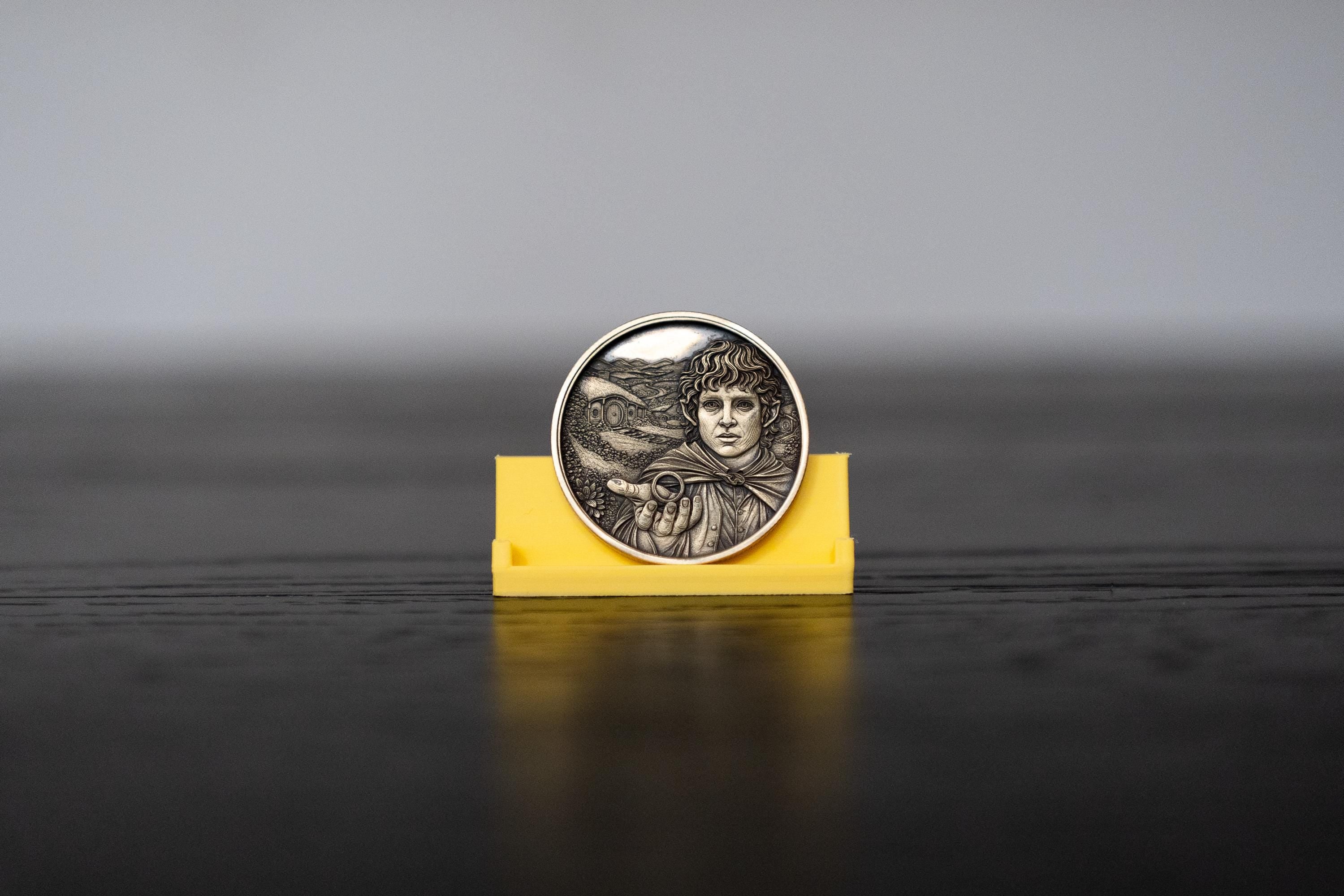 Lord of the Rings Collectible Coin | Gandalf & Frodo Bronze Token