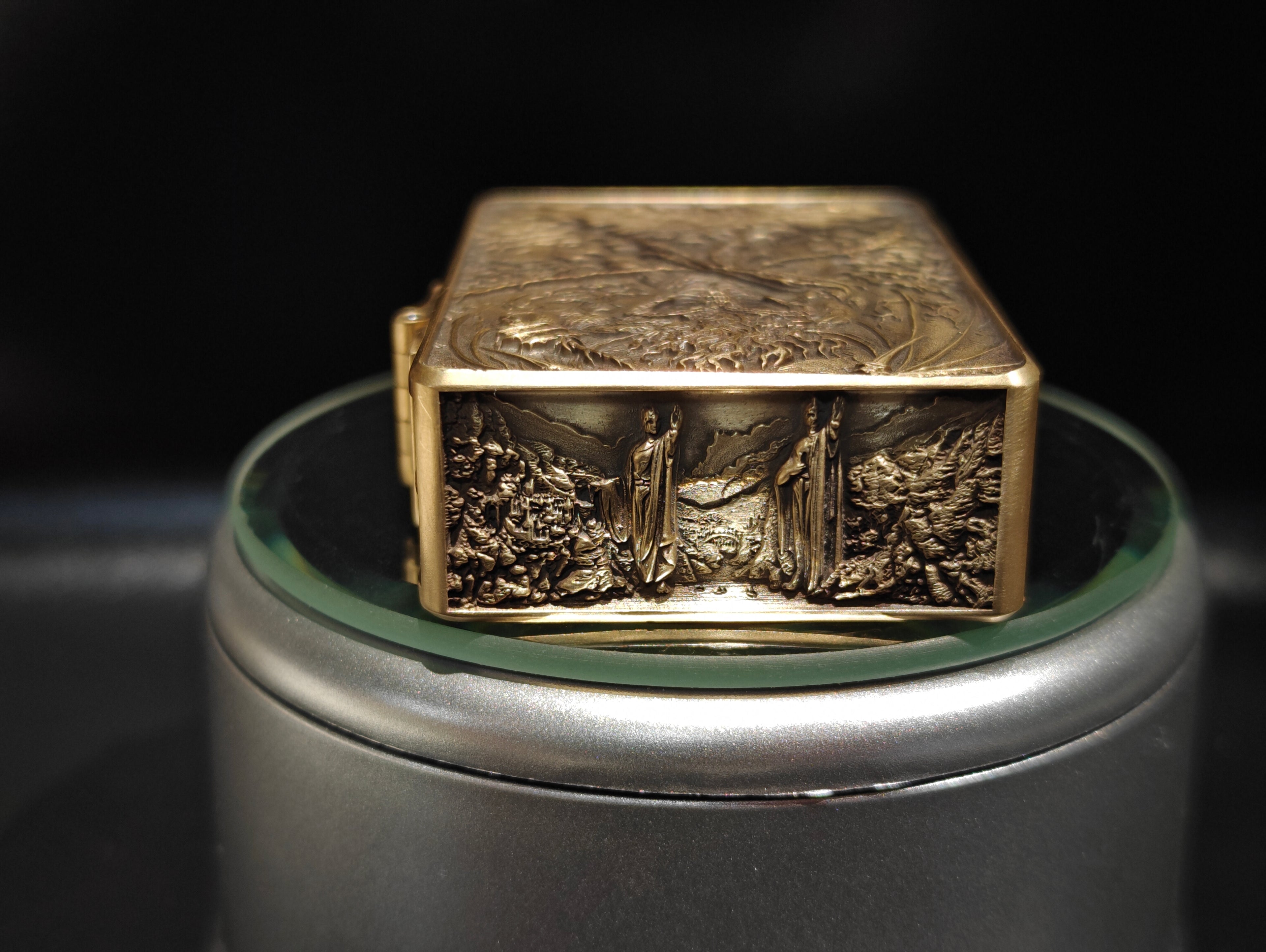 Middle Earth Relic Lighter Antique Bronze Fantasy Engraved Collector Piece | Limited Forged Edition
