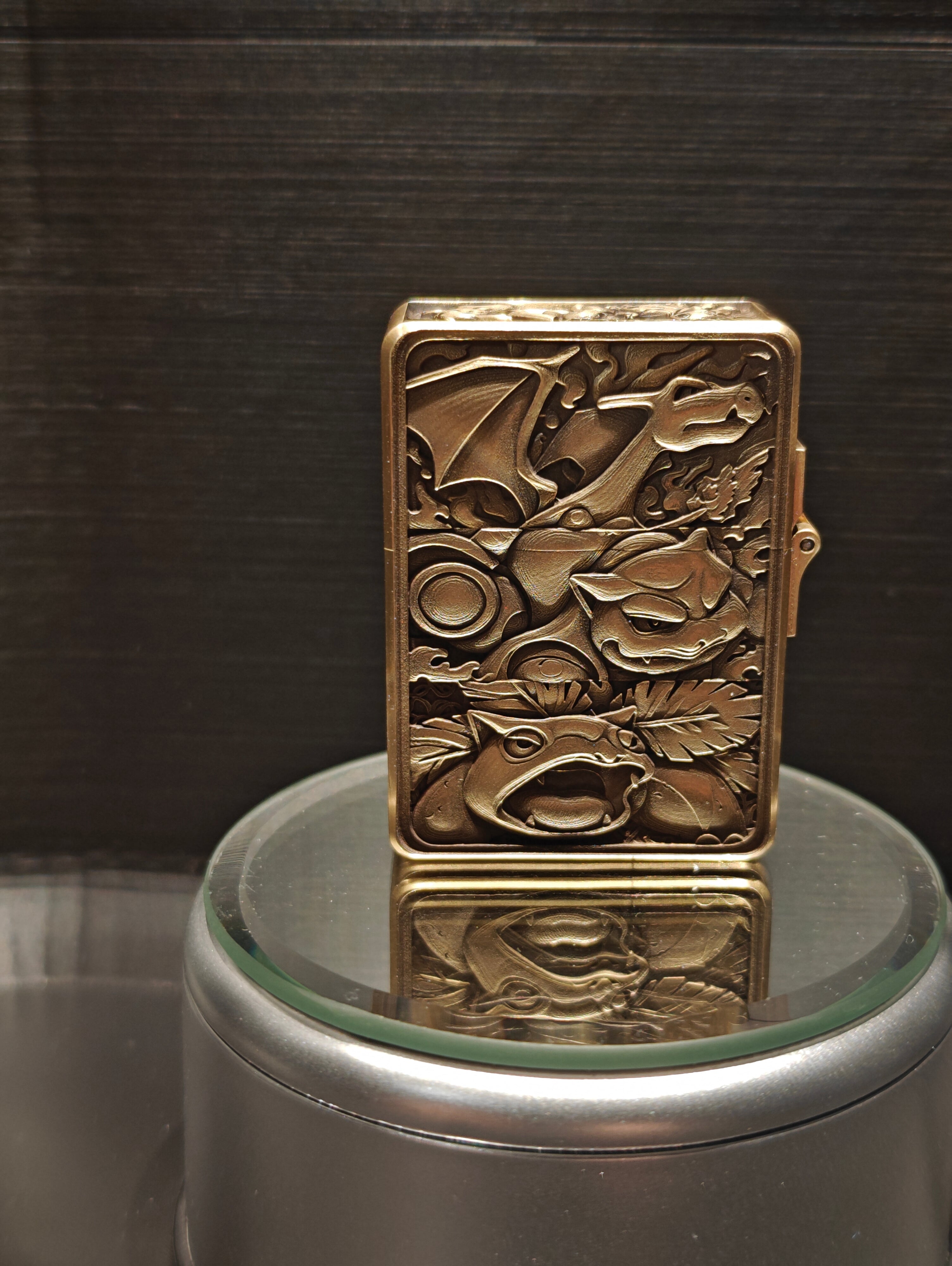 Retro Monster Collector Lighter – Vintage Handheld-Inspired Engraved Metal Lighter